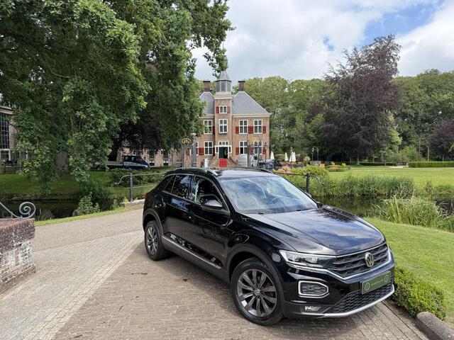 Volkswagen T-Roc 1.5 TSI Sport | Camera | Automaat | DigiDash | Adaptive | CarPlay |