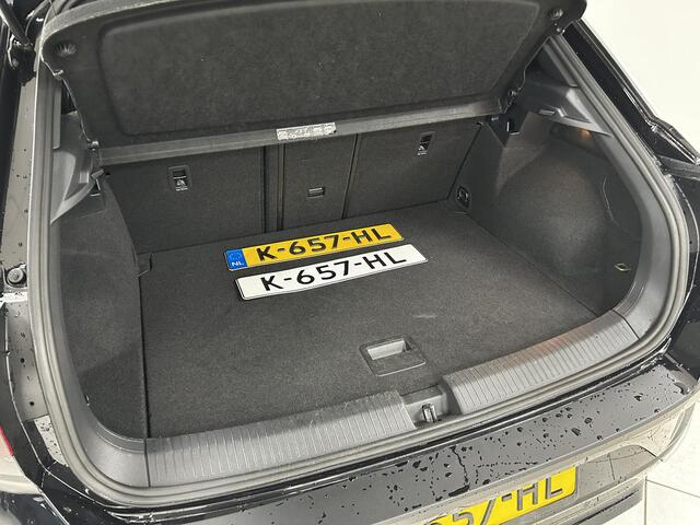 Volkswagen T-Roc 1.5 TSI Sport | NAVIGATIE | TREKHAAK | PARKEERSENSOREN VOOR-EN ACHTER | R-LINE |