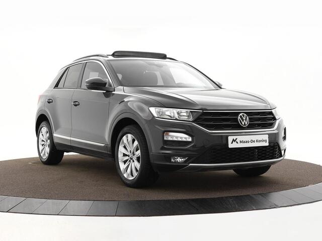 Volkswagen T-Roc 1.5 TSI 150pk Sport DSG · Panoramadak · Afneembare Trekhaak · Stoelverwarming · Navigatie · 17"Velgen · Elek. Inklapbare Spiegels ·
