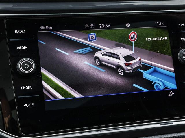Volkswagen T-Roc 1.5 TSI 150pk Sport DSG · Panoramadak · Afneembare Trekhaak · Stoelverwarming · Navigatie · 17"Velgen · Elek. Inklapbare Spiegels ·