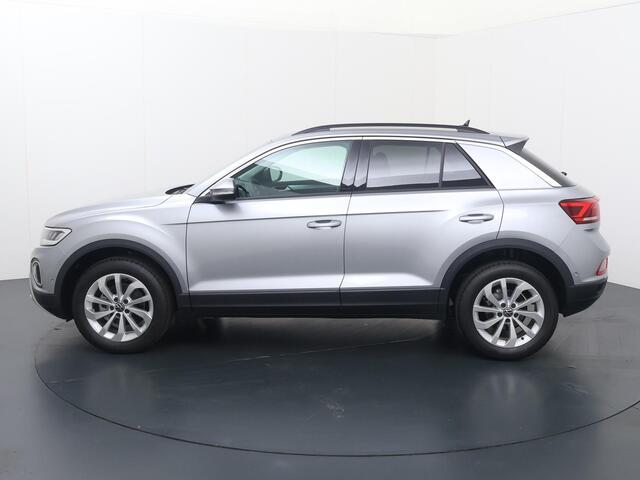 Volkswagen T-Roc Life Edition 1.0 85 kW / 116 pk TSI SUV 6 versn. | Navigatie | Climatronic | Stoel pakket met lendesteunen |