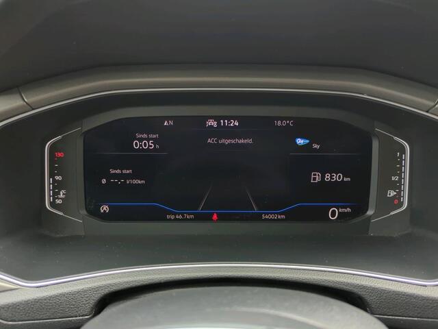 Volkswagen T-Roc 1.0 TSI Style / PARKEER SENSOREN V+A/ CAMERA/ DIGITAL DASH/ NAVI/ AIRCO