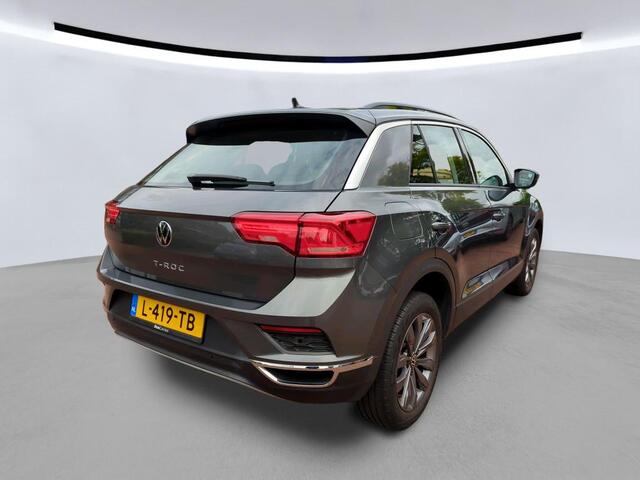 Volkswagen T-Roc 1.0 TSI Style / PARKEER SENSOREN V+A/ CAMERA/ DIGITAL DASH/ NAVI/ AIRCO