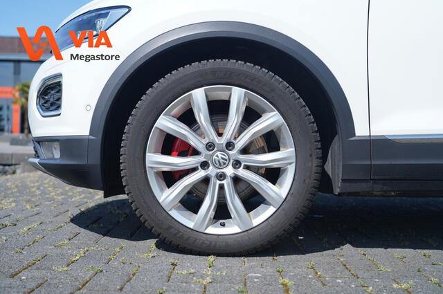 Volkswagen T-Roc 1.5 TSi Sport Trekhaak | LED | PDC | Camera | Stoel + Stuurverw. | ACC | Virtual Automaat