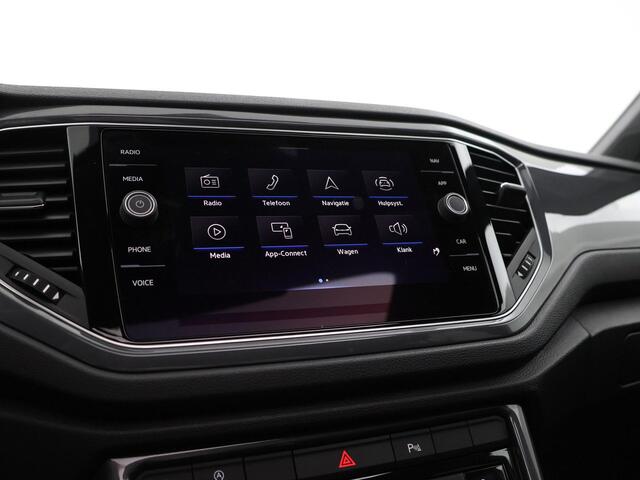 Volkswagen T-Roc 1.5 TSI 150pk DSG Sport · Panoramadak · Camera · Afn. Trekhaak · Dodehoeksensor · ACC · 18"Velgen · Sfeerverlichting · Sportstoelen ·