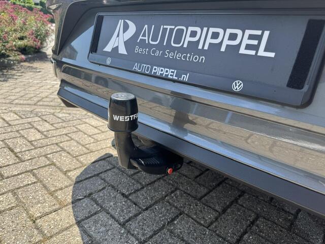 Volkswagen T-Roc 1.5 TSI Sport R-line | ACC | LED | Trekhaak | Camera | App-connect | 1e eig.
