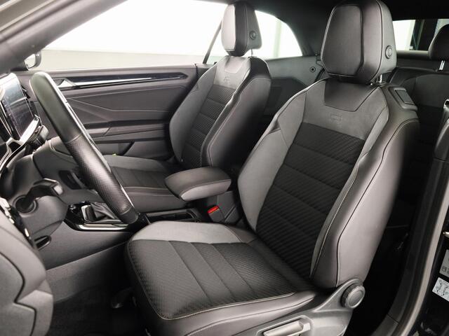 Volkswagen T-Roc Cabrio 1.5 TSI R-Line 150 pk Automaat (DSG) | Navigatie | Trekhaak (afneembaar) | Windscherm | Parkeersensoren (Park assist) | Achteruitrijcamera | Stoelverwarming | R-Line |