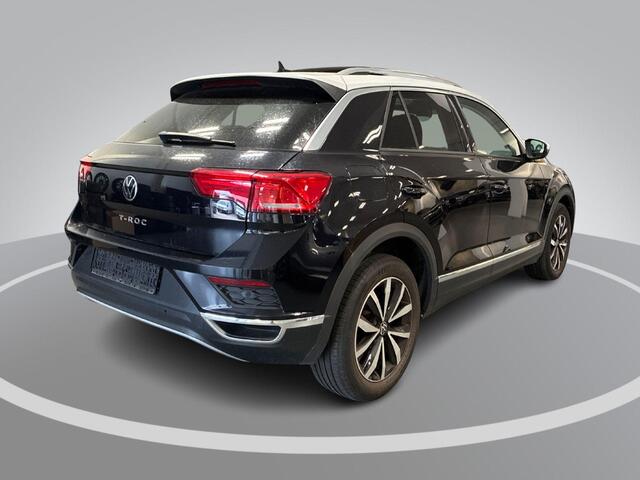 Volkswagen T-Roc 1.5 TSI 150pk DSG Style · Panoramadak · Camera · Elek. Achterklep · Dodehoeksensor · Stoelverwarming · Apple/Android Car Play ·