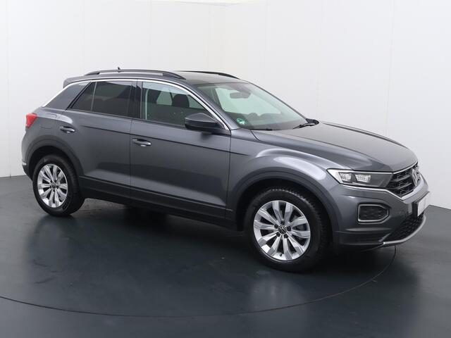 Volkswagen T-Roc 1.0 TSI Style Business | 110 PK | Adaptive Cruise Control | Climate Control | Navigatiesysteem | Parkeersensoren |