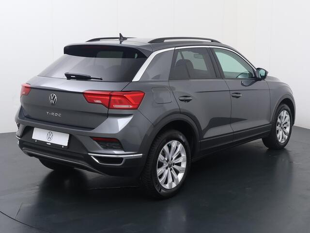 Volkswagen T-Roc 1.0 TSI Style Business | 110 PK | Adaptive Cruise Control | Climate Control | Navigatiesysteem | Parkeersensoren |