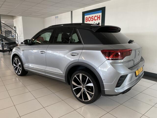Volkswagen T-Roc 1.5 TSI R-Line Business Panoramadak / Trekhaak / Beats Audio / Carplay / Camera