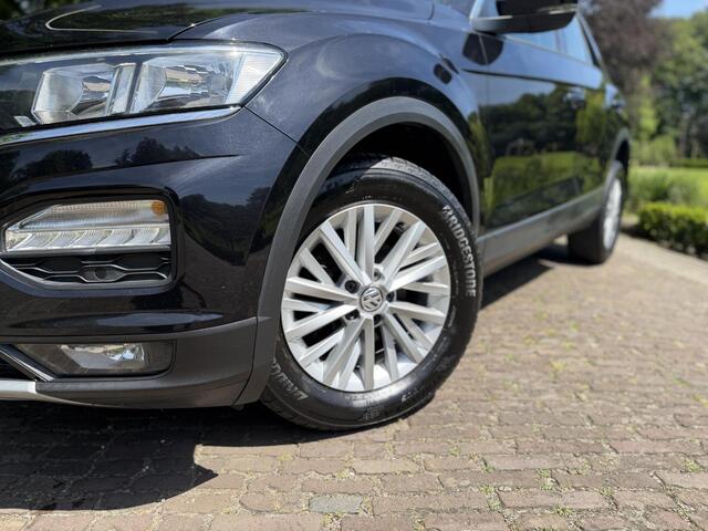Volkswagen T-Roc 1.5 TSI Style | Camera | Adaptive | Clima | Trekhaak | Dealer Onderhouden |