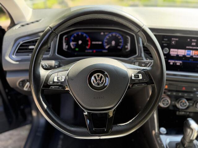 Volkswagen T-Roc 1.5 TSI Sport | Camera | KeyLes | Adaptive | DigiDash | Dealer Onderhouden |