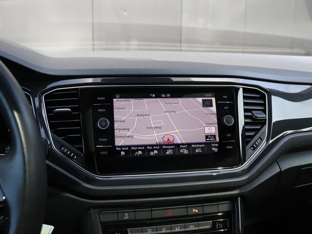 Volkswagen T-Roc 1.5 TSI Sport | PANO-DAK | TREKHAAK | VIRTUAL COCKPIT | ADAPT. CRUISE | NAVI | APPLE CARPLAY |