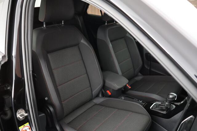 Volkswagen T-Roc 1.5 TSI 150pk DSG Sport Black Style Keyless Camera Virtual Cockpit Navigatie