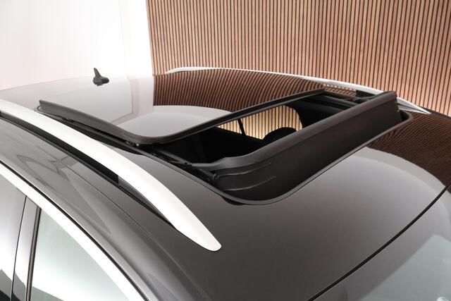 Volkswagen T-Roc 1.5 TSI 150pk DSG 2x R-Line Trekhaak Camera Stoelverwarming Beats Panoramadak Navigatie