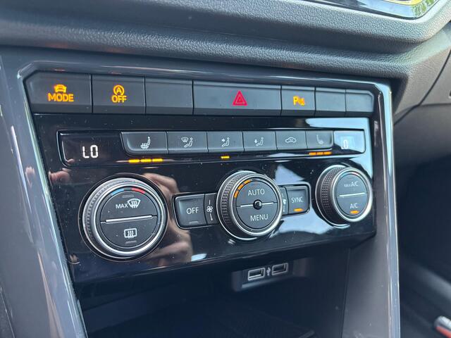 Volkswagen T-Roc 1.0 TSI Sport | Apple Carplay | Leer | Stoelverwarming | Achterruitrijcamera | Adaptieve Cruise