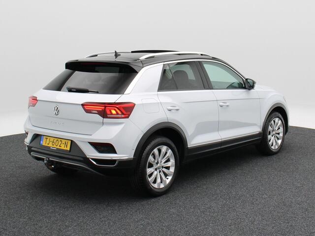 Volkswagen T-Roc 1.5 TSi Sport 150 Pk | Trekhaak | Adaptive Cruise | Camera | CarPlay | Panorama dak | 17 Inch | 159.197 Km !!