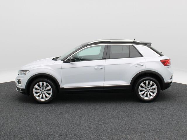 Volkswagen T-Roc 1.5 TSi Sport 150 Pk | Trekhaak | Adaptive Cruise | Camera | CarPlay | Panorama dak | 17 Inch | 159.197 Km !!