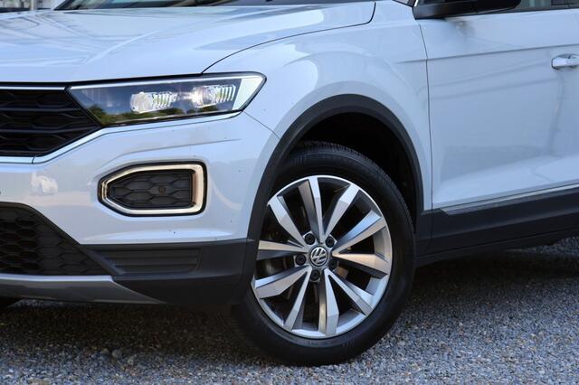Volkswagen T-Roc 1.5 TSI Style - 150 pk ** / LED / Camera / DSG / Carplay