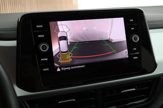 Volkswagen T-Roc 1.5 TSI 150pk DSG Life Edition Trekhaak Camera Stoelverwarming Keyless Navigatie