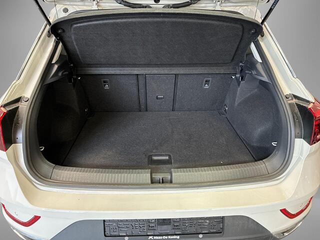 Volkswagen T-Roc 1.5 TSI 150pk DSG Style · Apple/Android Car Play · Parkeer assistent · Stoelverwarming · Sportstoelen · Sfeerverlichting ·