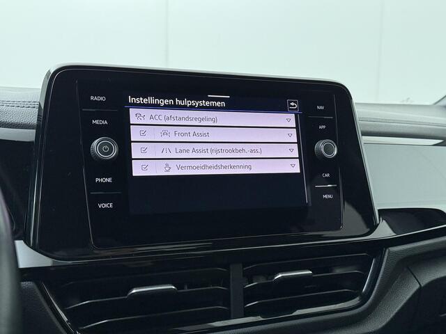 Volkswagen T-Roc 1.5 TSI Style | 150 PK | Adaptive cruise control | Achteruitrijcamera | 18" velgen | Apple Carplay/Android Auto |