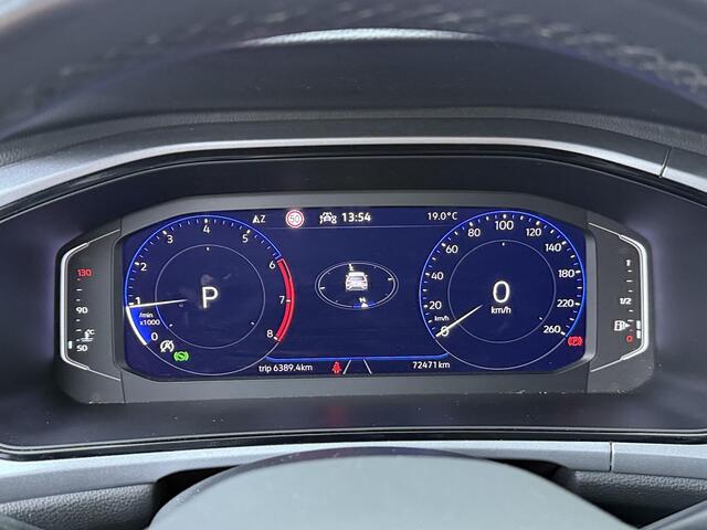 Volkswagen T-Roc 1.5 TSI Life Business | 150 PK | Automaat | Trekhaak | Achteruitrijcamera | Stoelverwarming | Dodehoek detectie |