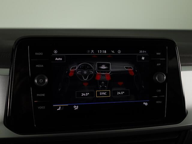 Volkswagen T-Roc 1.5 TSI Life 150 pk Automaat (DSG) | Navigatie via App | Parkeersensoren (Park assist) | Achteruitrijcamera | Autom. airco | Stoelverwarming |