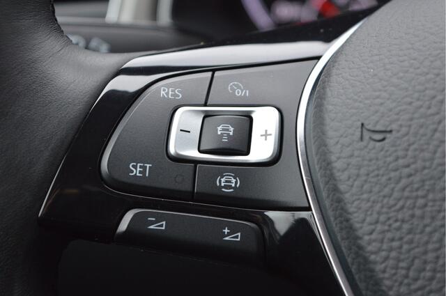Volkswagen T-Roc 1.5 TSI Style Automaat NL-auto / Clima / Adaptieve cruise