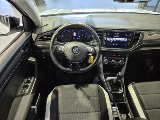 Volkswagen T-Roc 1.5 TSI Sport 150pk | Twotone | Virtual | Trekhaak | Camera | Android/Carplay