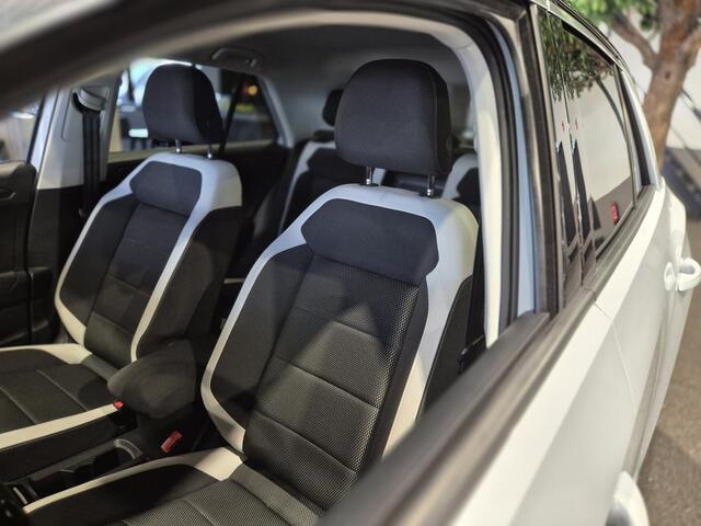 Volkswagen T-Roc 1.5 TSI Sport 150pk | Twotone | Virtual | Trekhaak | Camera | Android/Carplay