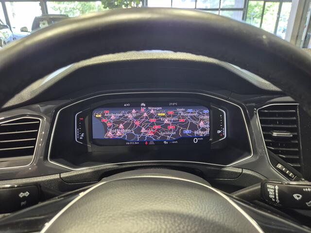 Volkswagen T-Roc 1.5 TSI Sport 150pk | Twotone | Virtual | Trekhaak | Camera | Android/Carplay
