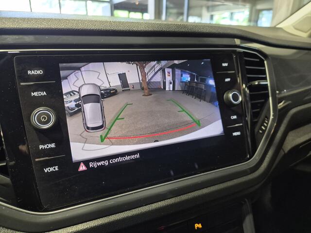 Volkswagen T-Roc 1.5 TSI Sport 150pk | Twotone | Virtual | Trekhaak | Camera | Android/Carplay