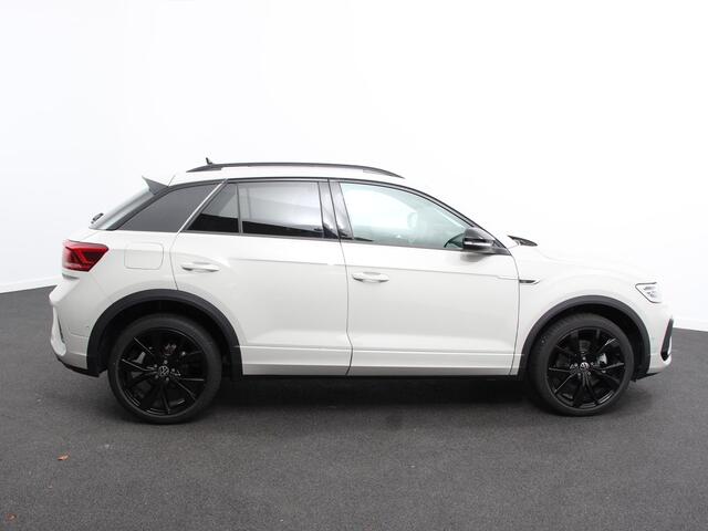 Volkswagen T-Roc 1.5 TSI DSG R-Line+Blackpack Climate control Adaptieve cruise control Panoramadak LED Navigatie Achteruitrijcamera Parkeersensoren Apple Carplay/ Android Auto Radio