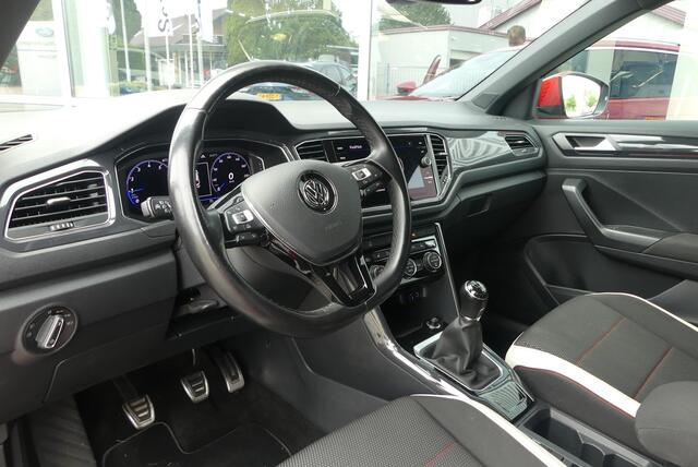Volkswagen T-Roc 1.5 TSI Sport WINTER PACK, ADAPT. CRUISE, CLIMA, NAVI, PDC V&A, APPLE CARPLAY/ANDROID AUTO, LANE ASSIST, 101.921KM