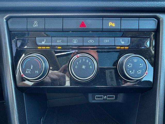 Volkswagen T-Roc 1.0 TSI Style Beats Airco,Navigatie,Camera,Panoramadak