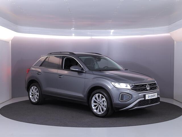 Volkswagen T-Roc 1.0 TSI Life Edition 115 pk | Verlengde garantie | Navigatie via App | Parkeersensoren (Park assist) | Achteruitrijcamera | Autom. airco |