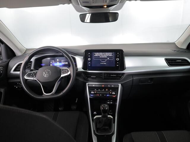 Volkswagen T-Roc 1.0 TSI Life Edition 115 pk | Verlengde garantie | Navigatie via App | Parkeersensoren (Park assist) | Achteruitrijcamera | Autom. airco |