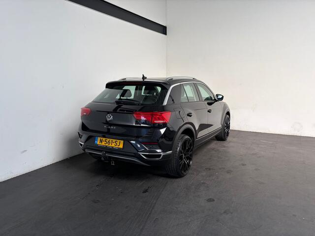 Volkswagen T-Roc 1.5 TSI Sport. Trekhaak 20''