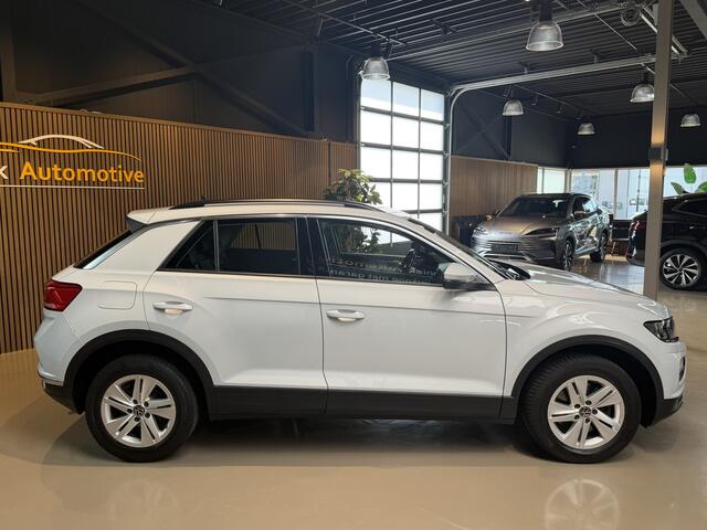 Volkswagen T-Roc 1.5 TSI Style climat/cruise control en navigatie