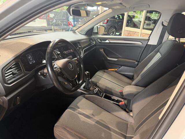 Volkswagen T-Roc 1.5 TSI Style climat/cruise control en navigatie
