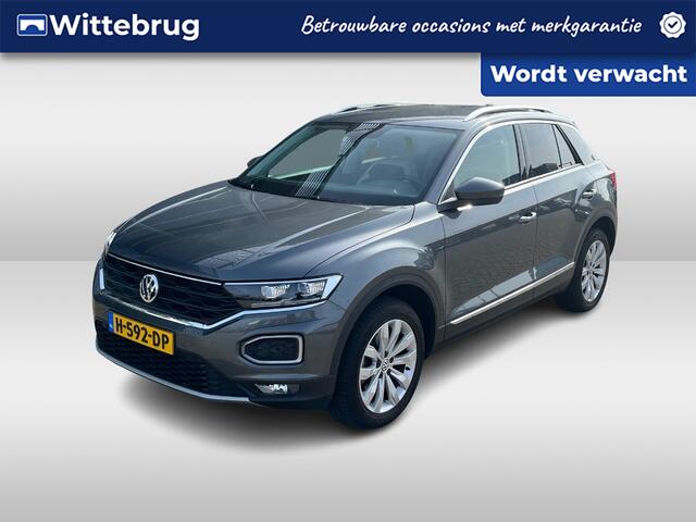Volkswagen T-Roc 1.5 TSI Sport / Digitaal dashboard / Navigatie / App connect / Camera / Parkeersensoren V+A