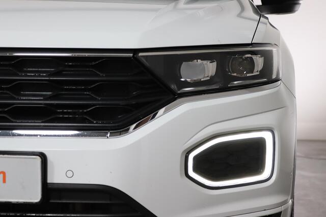 Volkswagen T-Roc 1.5 TSI Sport R-line ACC, Stoelverwarming, Apple CarPlay/Android Auto