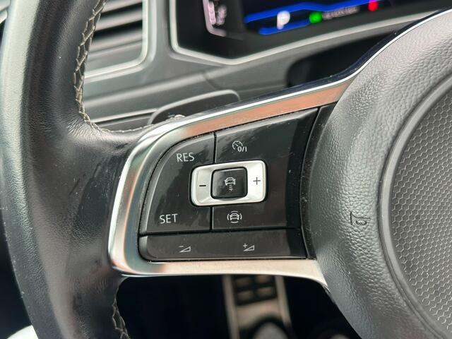 Volkswagen T-Roc 1.5 TSI SPORT R Line ACC, Carplay, PANO.