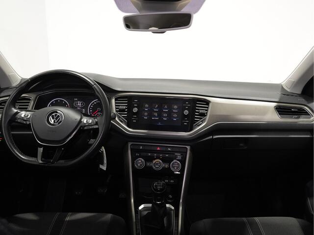Volkswagen T-Roc 1.0 115pk TSI Style Navigatie achteruitrijcamera 212