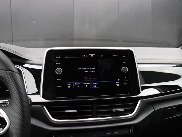 Volkswagen T-Roc 1.5 TSI R-Line Business+ | STOEL/STUURVERW. | CAMERA | APPLE CARPLAY | ADAPT. CRUISE |