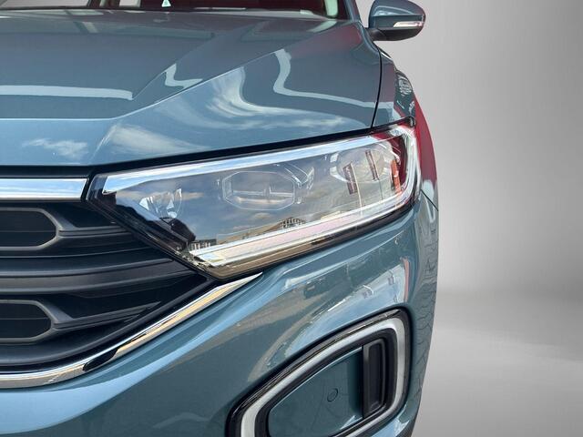 Volkswagen T-Roc 1.5 TSI 150pk DSG Life · Apple/Android Car Play · Camera · Climatronic · Navigatie · 16'' Inch ·