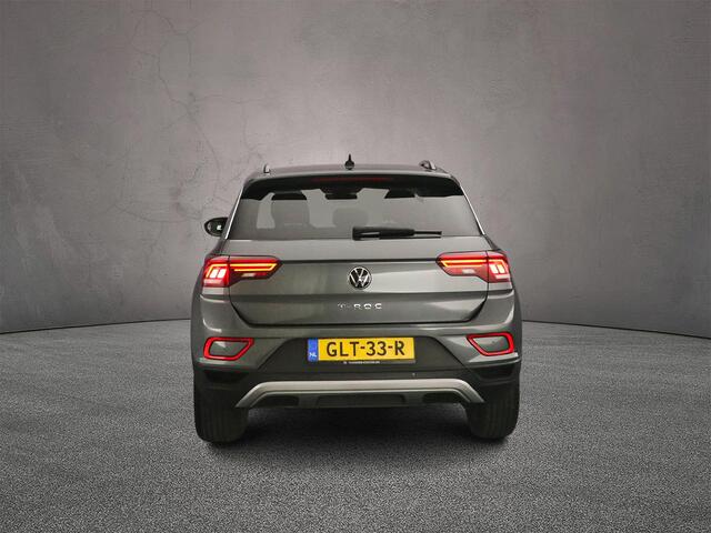 Volkswagen T-Roc Life Edition 1.5 TSI 150pk DSG Automaat Adaptive cruise control, Achteruitrijcamera, App connect, LED koplampen, Parkeersensoren, Airco, DAB, Radio, Bluetooth
