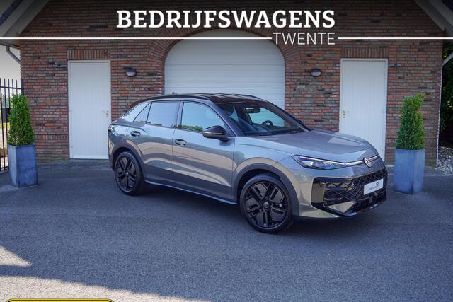 Volkswagen T-Roc R-Line First Edition IQ.light Apple Carplay Black style Stoel-/stuur verwarming 19 Inch Camera R-Line interieur